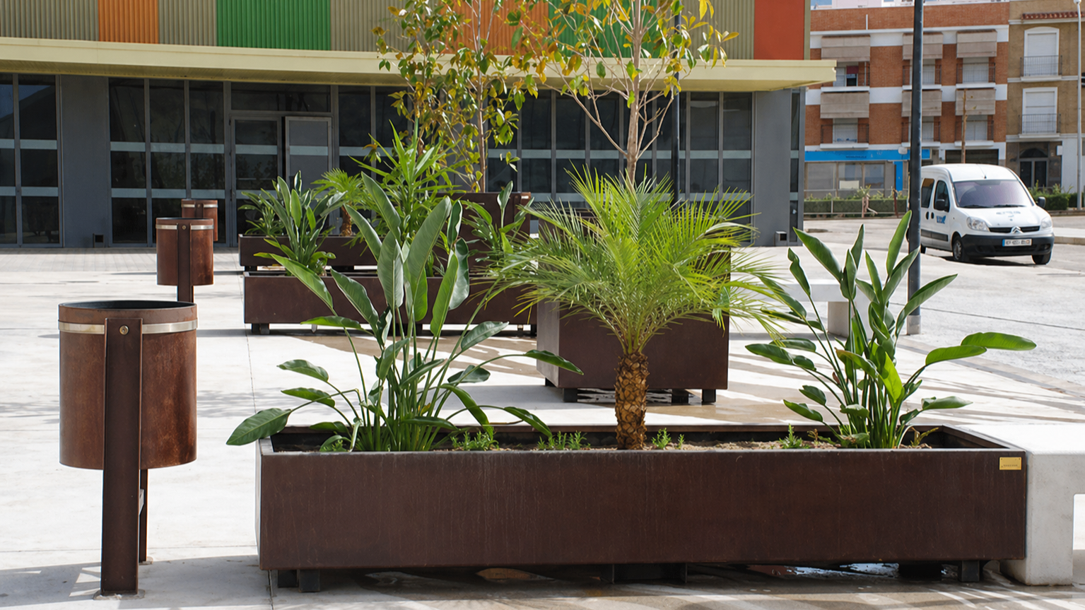 papelera y jardinera exterior acero corten